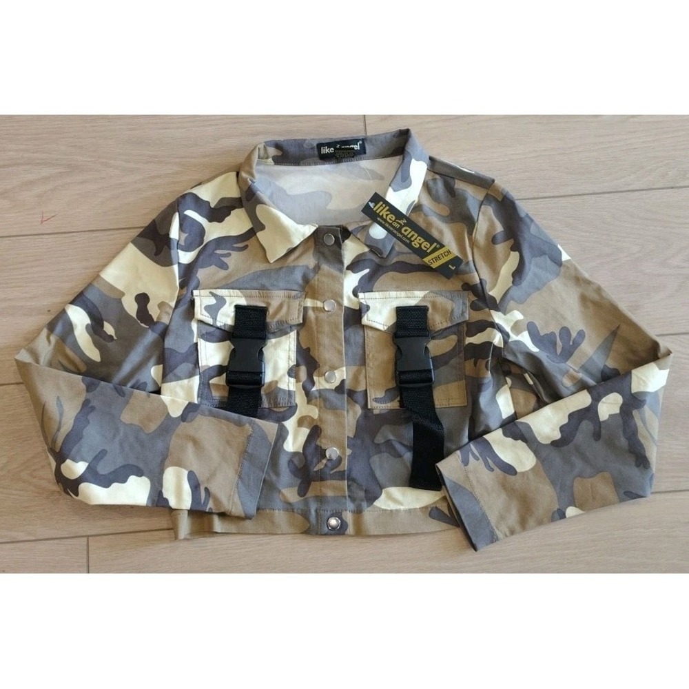 NWT Like An Angel Crop Top Camo Top‎  Shirt Size Large Snap Button A2